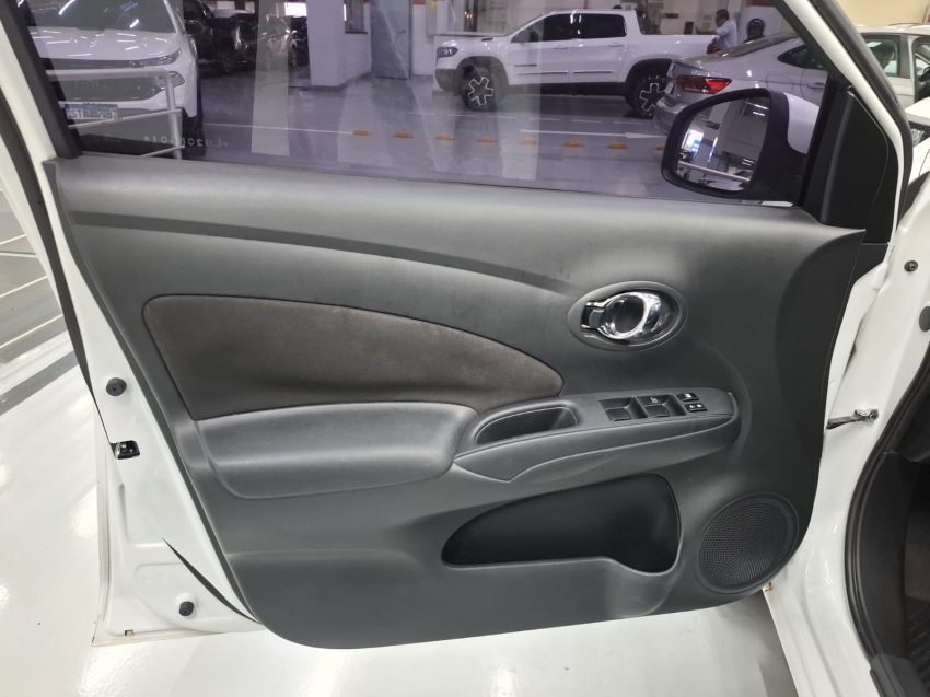 nissan versa 1.6 16v flexstart sv 4p xtronic flex automatico 20207