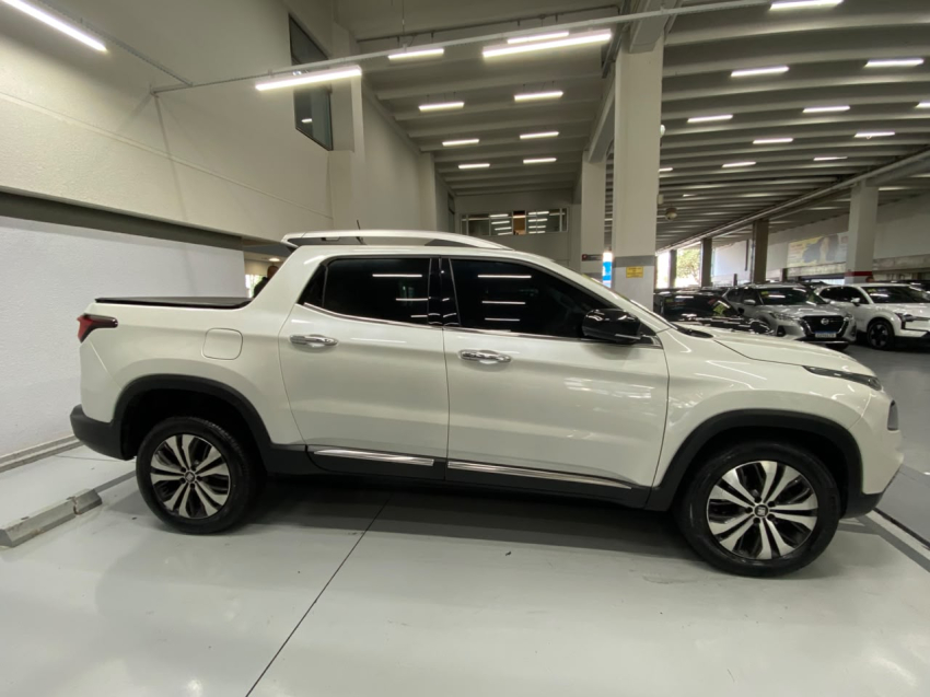 fiat toro 2.0 16v turbo diesel volcano 4wd at9 4p automatico 20234
