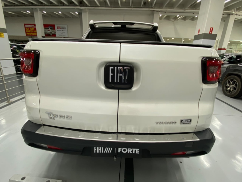 fiat toro 2.0 16v turbo diesel volcano 4wd at9 4p automatico 202314