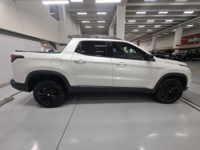 fiat toro 1.3 turbo 270 flex volcano at6 4p automatico 20244