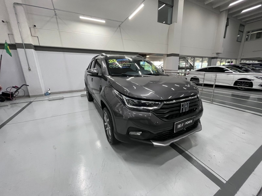 fiat strada 1.3 firefly flex volcano cd cvt 4p automatico 20233