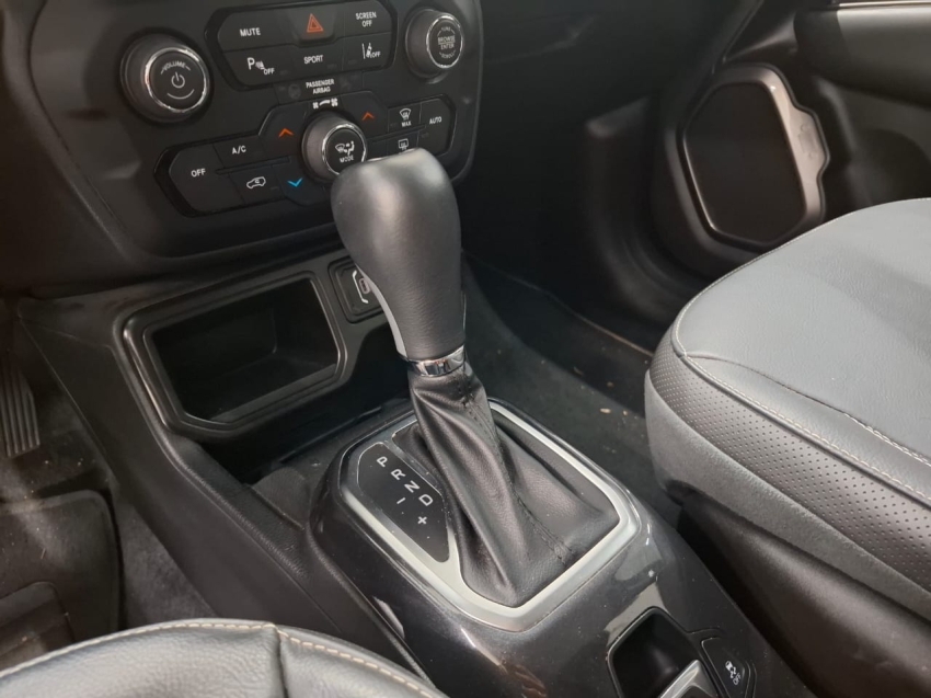 jeep renegade 1.3 t270 turbo flex longitude at6 4p automatico 20226