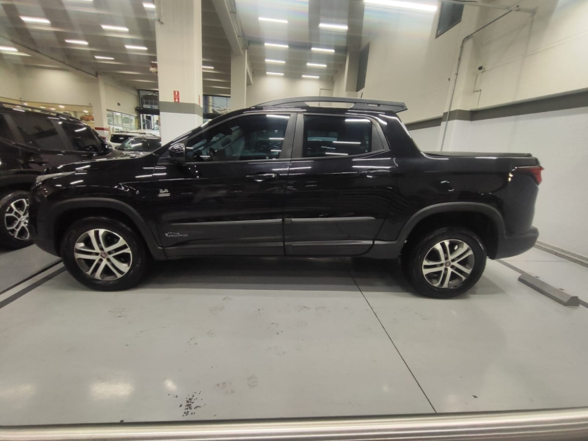 fiat toro 2.4 16v multiair flex freedom at9 2.0 4p automatico 20185