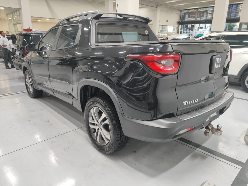 fiat toro 2.4 16v multiair flex freedom at9 2.0 4p automatico 201815