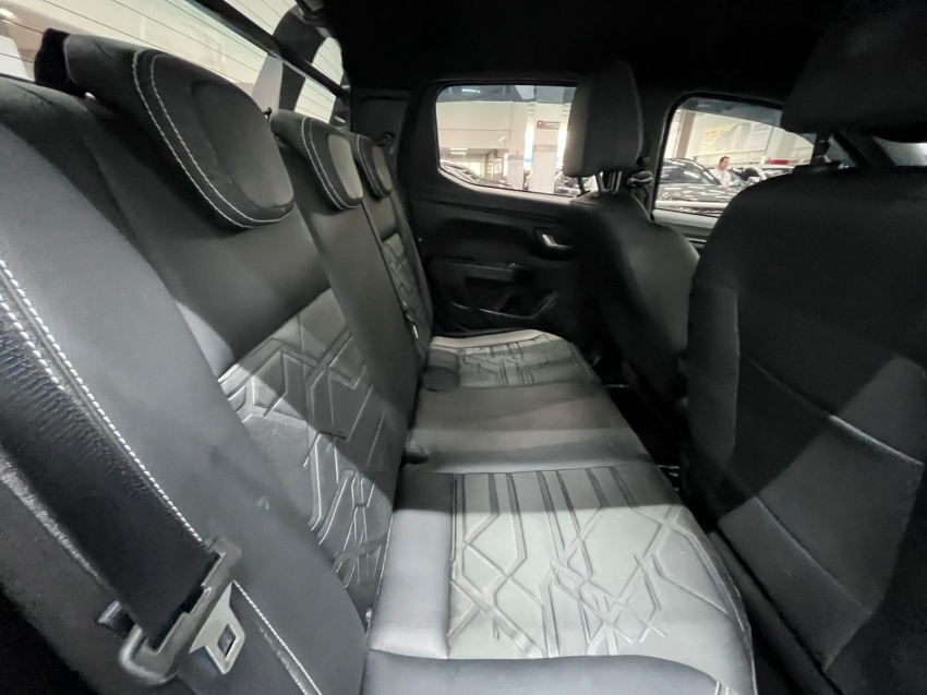 fiat strada 1.3 firefly flex volcano cd cvt 4p automatico 202411