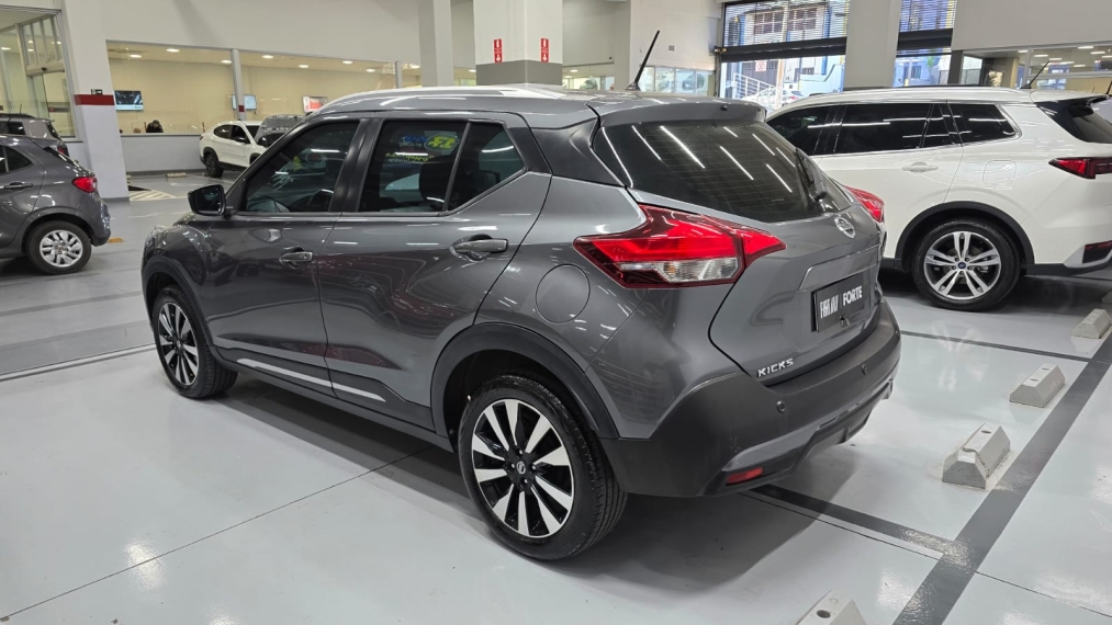 nissan kicks 1.6 16v flexstart sv 4p xtronic flex automatico 201715