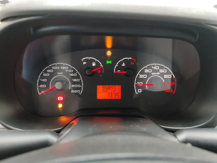 fiat punto 1.4 attractive 8v flex 4p manual 20129