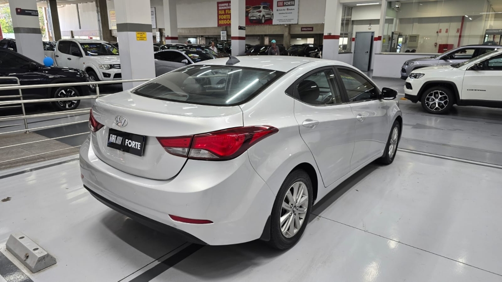 hyundai elantra 2.0 gls 16v flex 4p automatico 201513