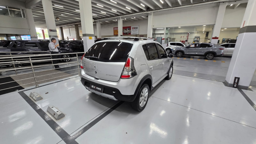 renault sandero 1.6 stepway 16v flex 4p automatico 201413