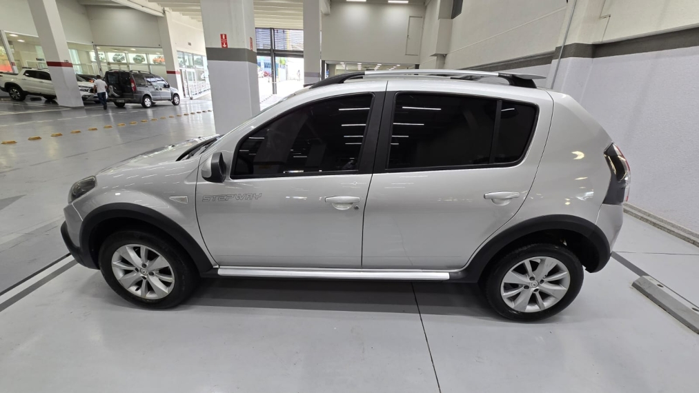 renault sandero 1.6 stepway 16v flex 4p automatico 20145