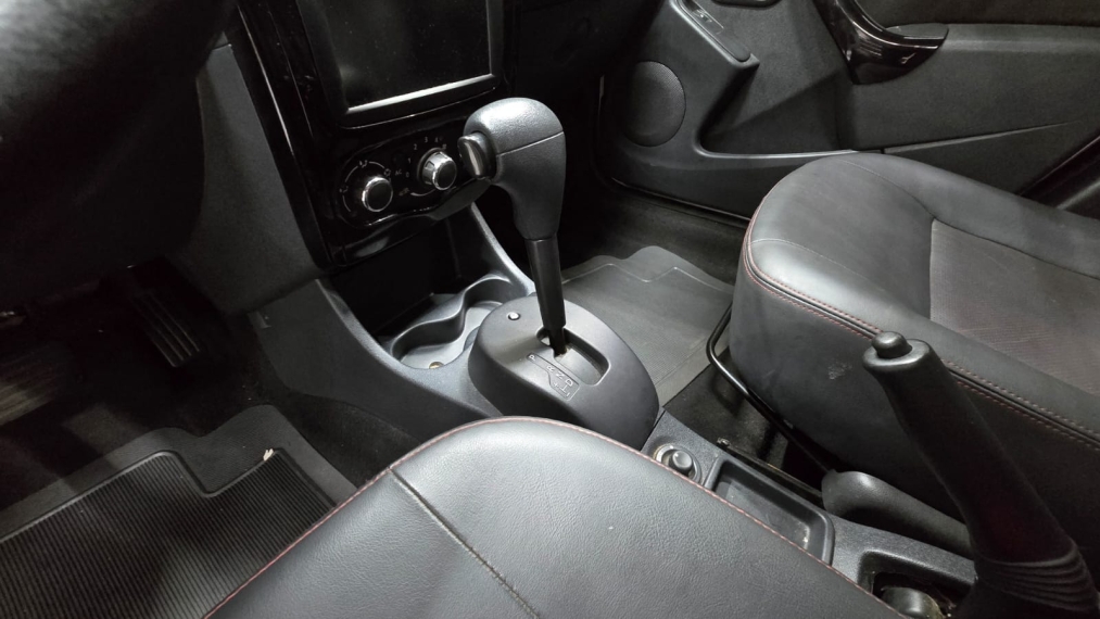 renault sandero 1.6 stepway 16v flex 4p automatico 20147