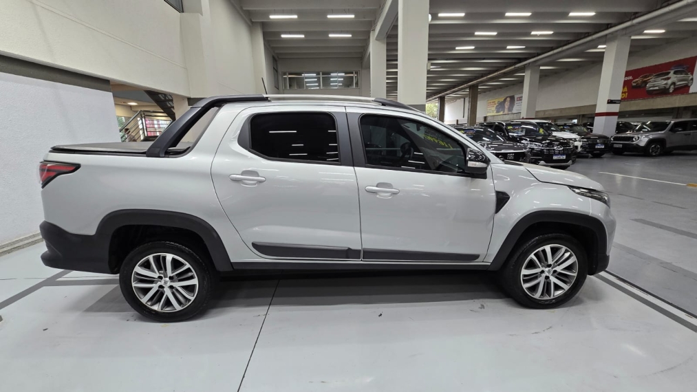 fiat strada 1.3 firefly flex volcano cd cvt 4p automatico 20244