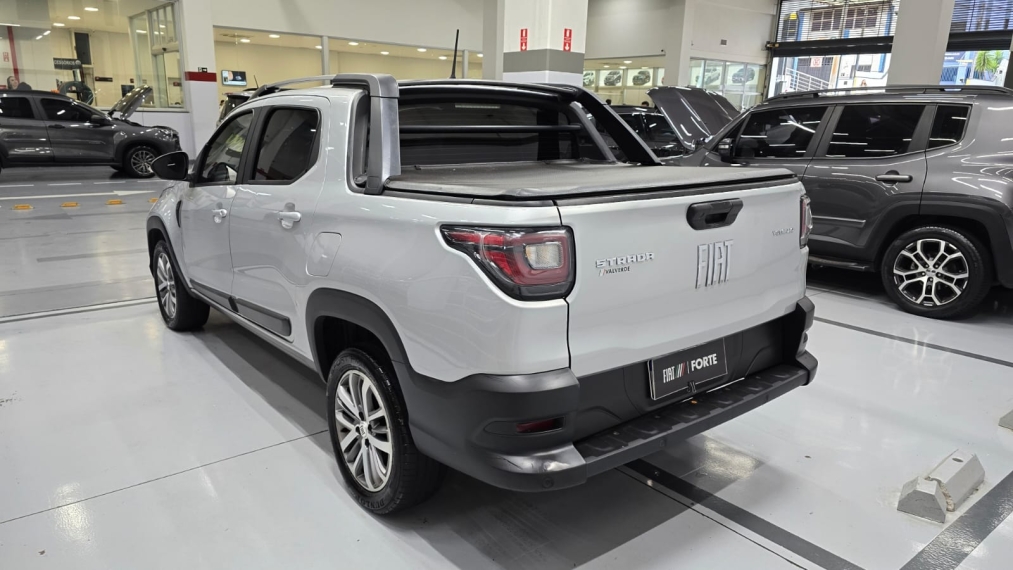 fiat strada 1.3 firefly flex volcano cd cvt 4p automatico 202416