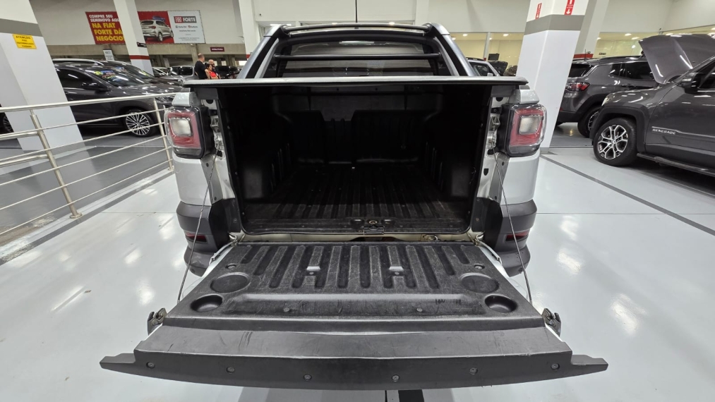 fiat strada 1.3 firefly flex volcano cd cvt 4p automatico 202413