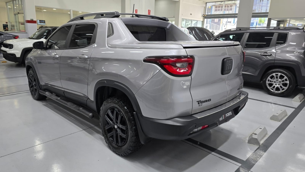 fiat toro 2.0 16v turbo diesel ultra 4wd at9 4p automatico 202216