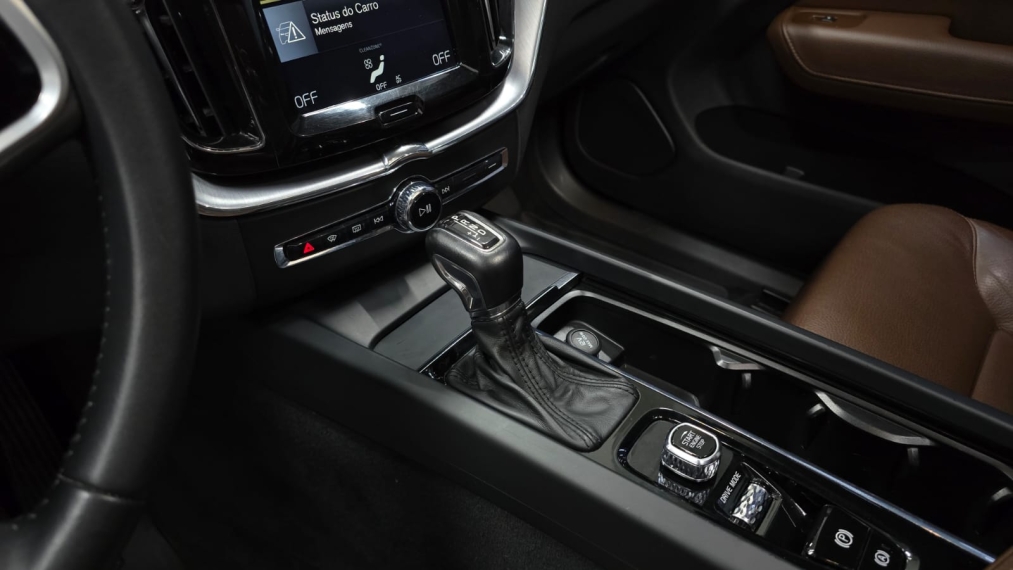 volvo xc60 2.0 t5 gasolina momentum awd geartronic 4p automatico 20188