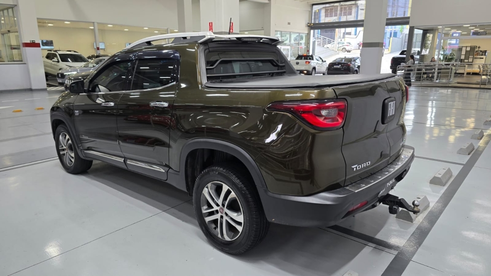 fiat toro 2.0 16v turbo diesel volcano 4wd at9 4p automatico 201715