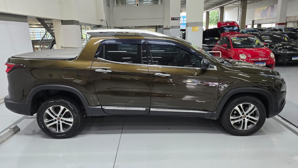 fiat toro 2.0 16v turbo diesel volcano 4wd at9 4p automatico 20174