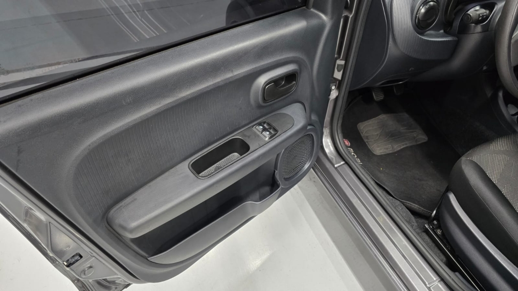 fiat mobi 1.0 evo flex like. manual 4p 20229