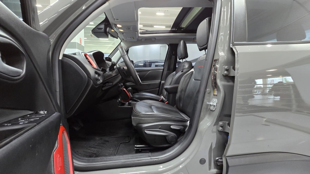 jeep renegade 1.3 t270 turbo flex trailhawk 4x4 at9 1p automatico 202311