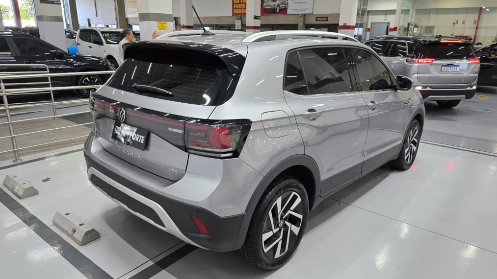 volkswagen t-cross 1.4 250 tsi total flex highline automatico 4p 202513