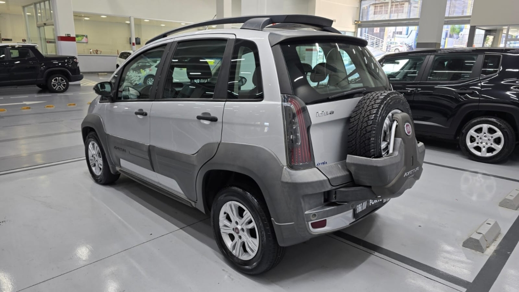 fiat idea 1.8 mpi adventure 16v flex 4p automatizado manual 201515
