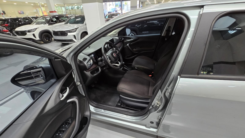 fiat cronos 1.8 e.torq flex precision manual 4p 20196