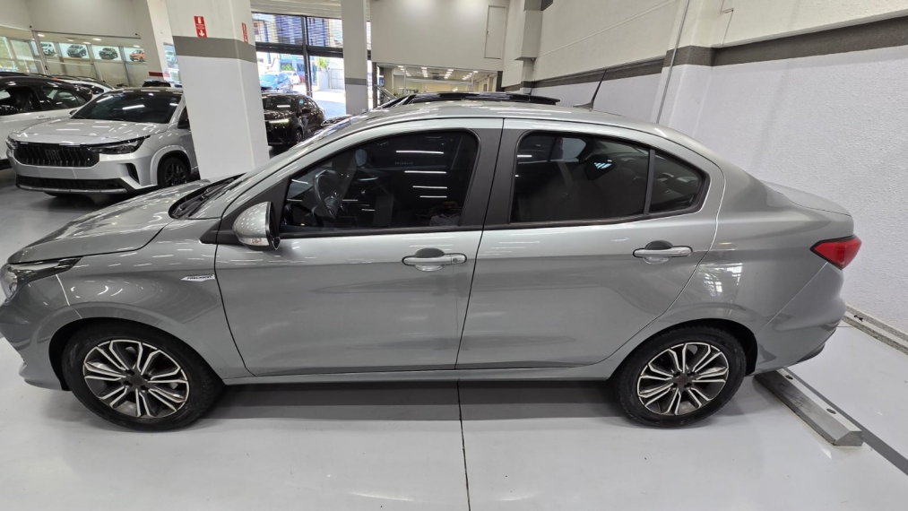 fiat cronos 1.8 e.torq flex precision manual 4p 20195