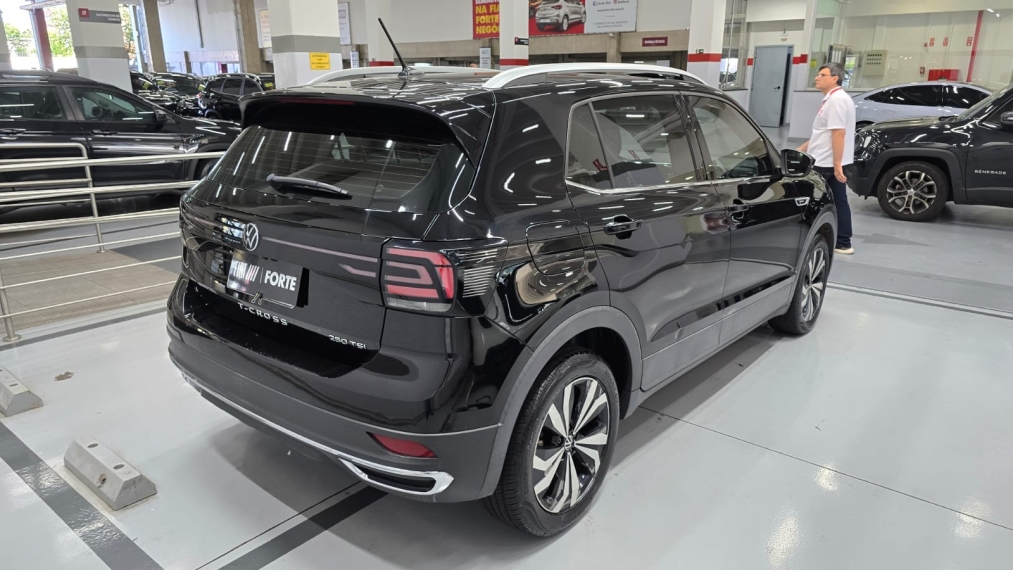 volkswagen t-cross 1.4 250 tsi total flex highline automatico 4p 202213