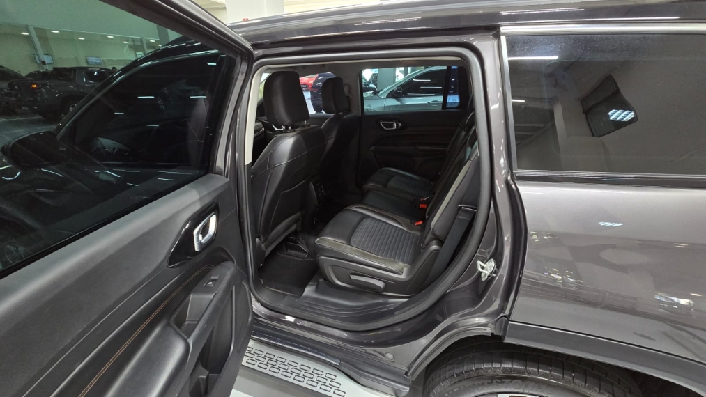 jeep commander 2.0 td380 turbo diesel limited at9 4p automatico 202212