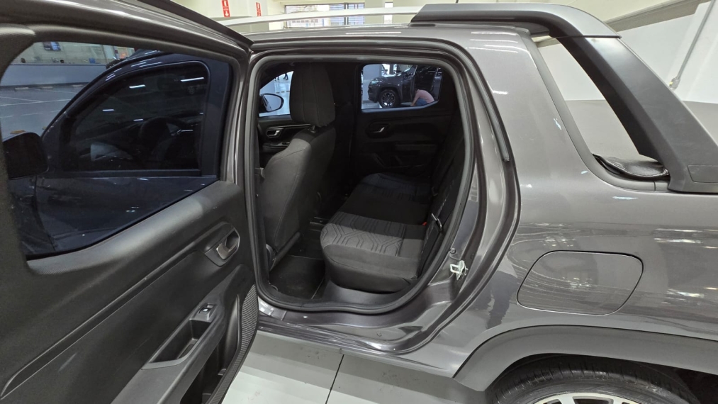 fiat strada 1.3 firefly flex volcano cd cvt 4p automatico 202412