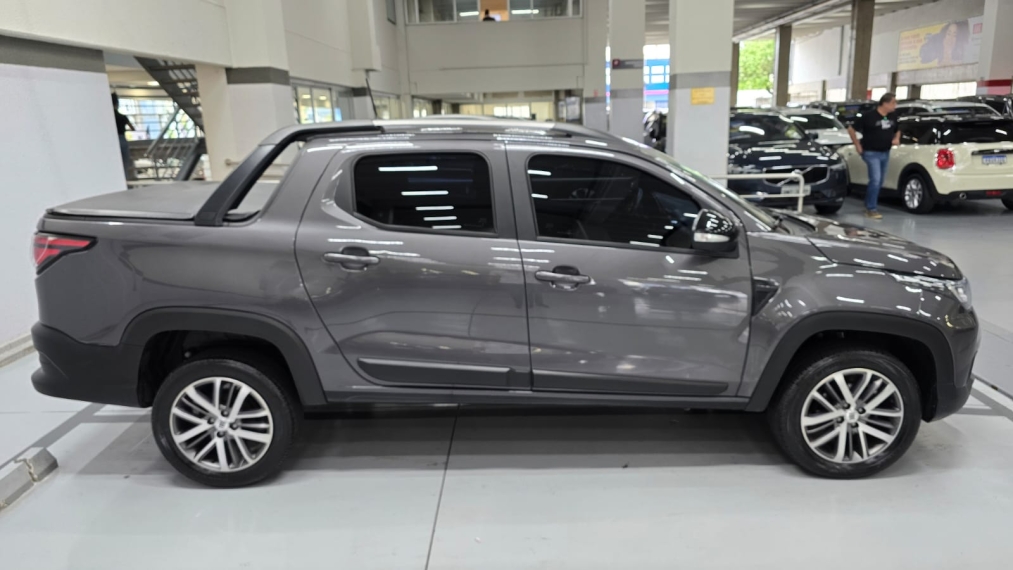 fiat strada 1.3 firefly flex volcano cd cvt 4p automatico 20244