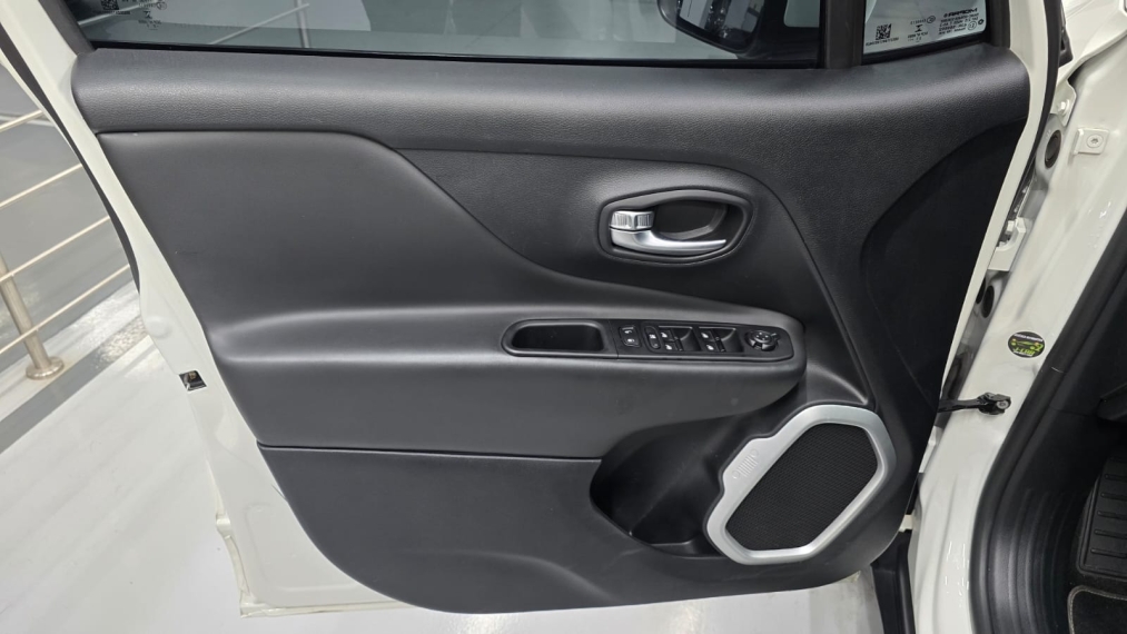 jeep renegade 1.8 16v flex longitude 4p automatico 20219