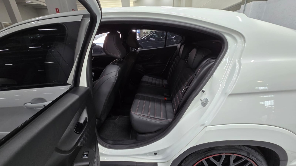 fiat fastback 1.3 turbo 270 flex abarth at6 4p automatico 202512