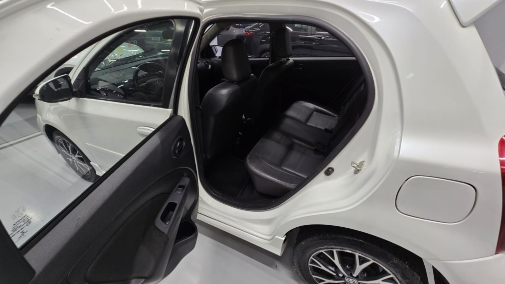toyota etios 1.5 platinum 16v flex 4p automatico 201811