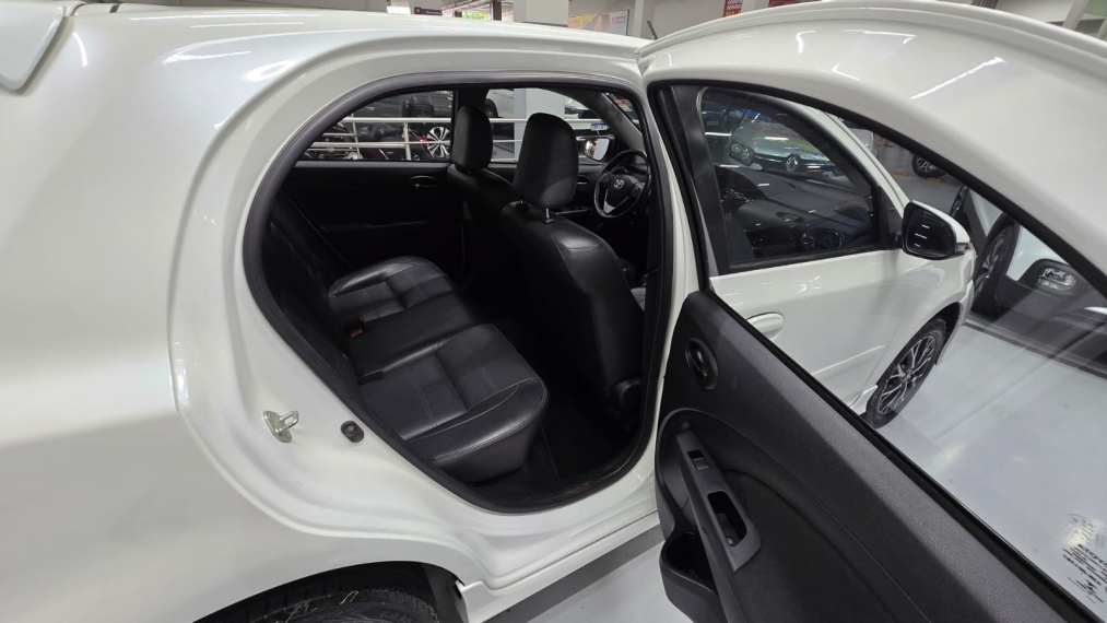 toyota etios 1.5 platinum 16v flex 4p automatico 201810