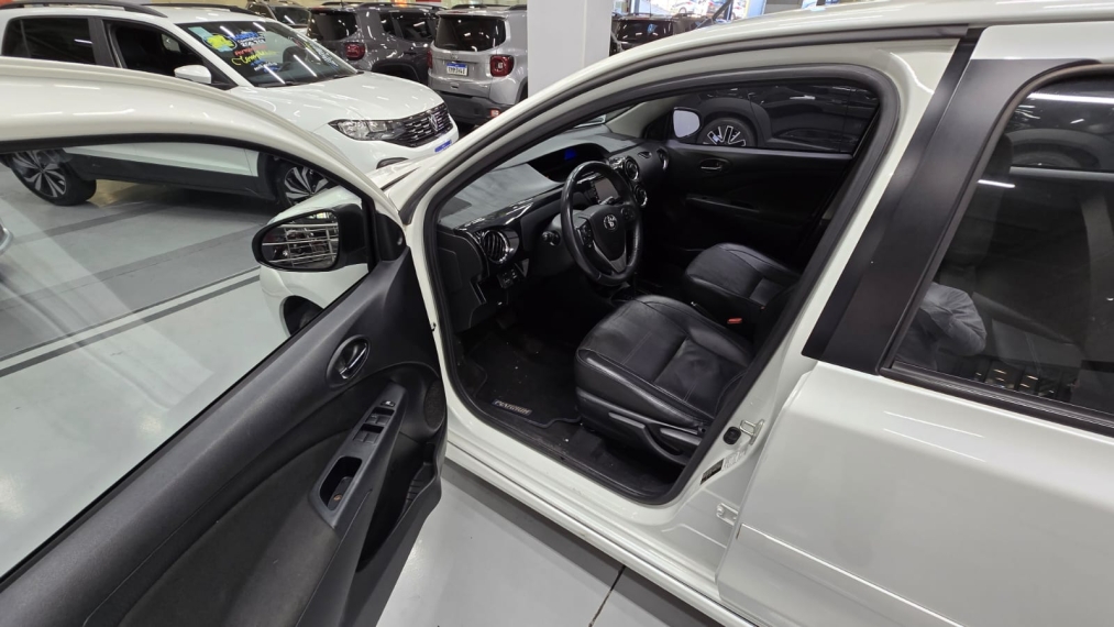 toyota etios 1.5 platinum 16v flex 4p automatico 20186
