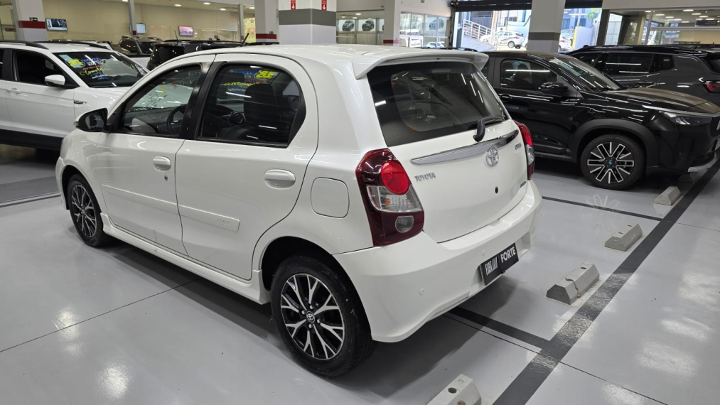 toyota etios 1.5 platinum 16v flex 4p automatico 201815