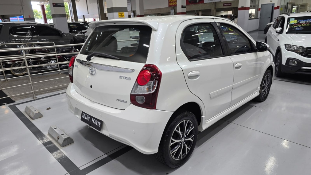 toyota etios 1.5 platinum 16v flex 4p automatico 201813