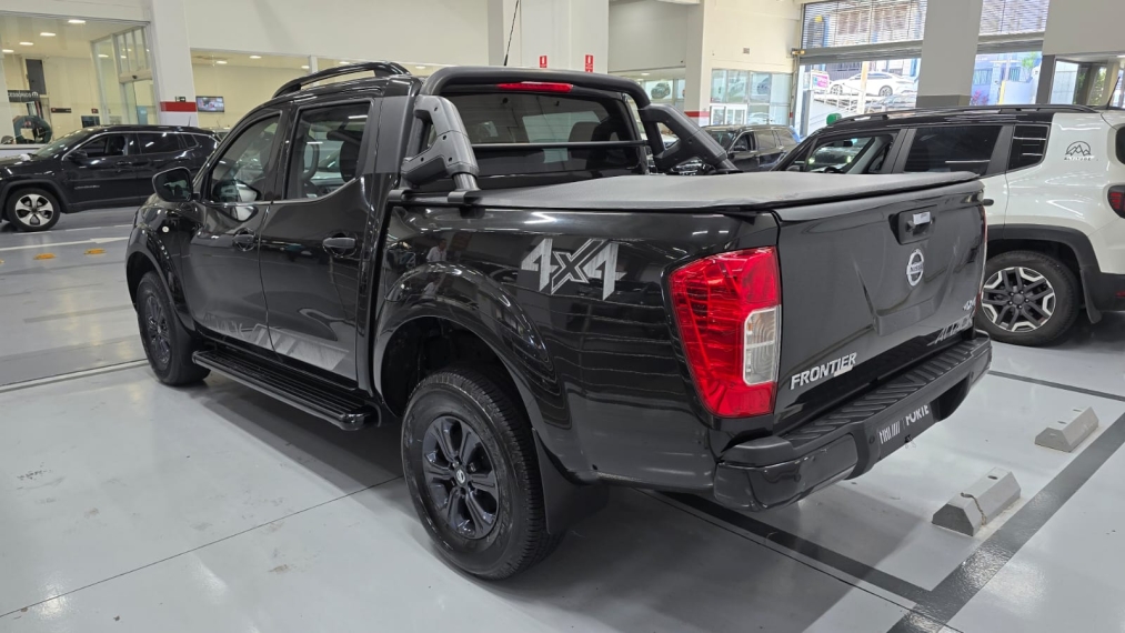 nissan frontier 2.3 16v turbo diesel attack cd 4x4 automatico 4p 202116