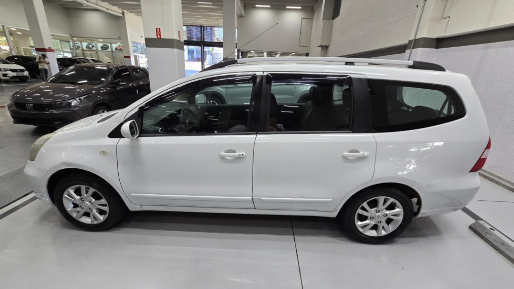 nissan grand livina 1.8 sl 16v flex 4p automatico 20145