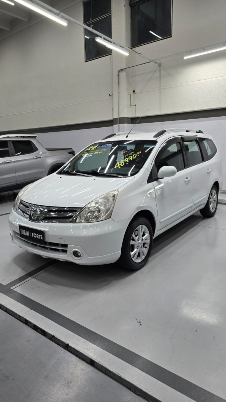 nissan grand livina 1.8 sl 16v flex 4p automatico 2014