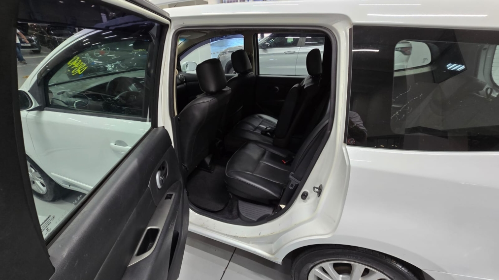 nissan grand livina 1.8 sl 16v flex 4p automatico 201412