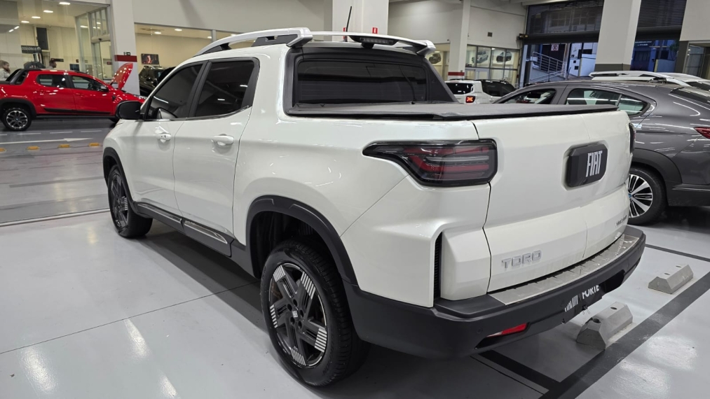 fiat toro 1.3 turbo 270 flex volcano at6 4p automatico 202615