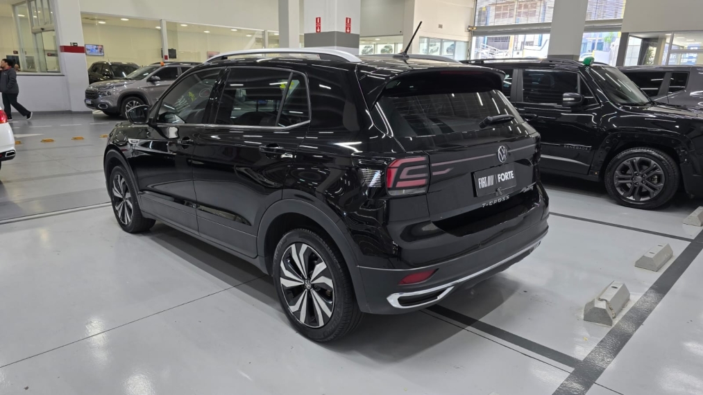 volkswagen t-cross 1.4 250 tsi total flex highline automatico 4p 202215