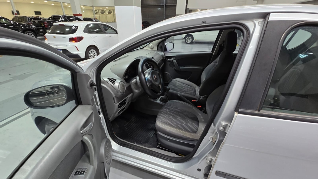 fiat palio 1.4 mpi attractive 8v flex 4p manual 20166