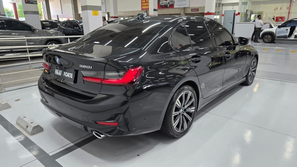 bmw 320i 2.0 16v turbo gasolina gp automatico 4p 202113