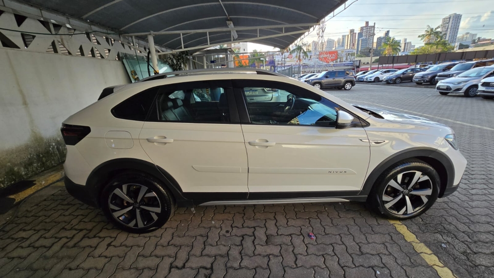volkswagen nivus 1.0 200 tsi total flex highline automatico 4p 20214