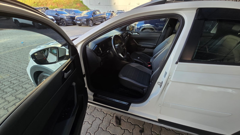 volkswagen nivus 1.0 200 tsi total flex highline automatico 4p 20216