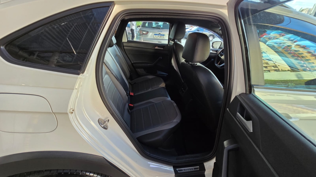 volkswagen nivus 1.0 200 tsi total flex highline automatico 4p 202111